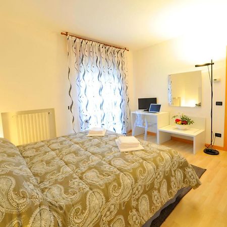 Bed And Breakfast La Sosta Ponte San Nicolo Ruang foto