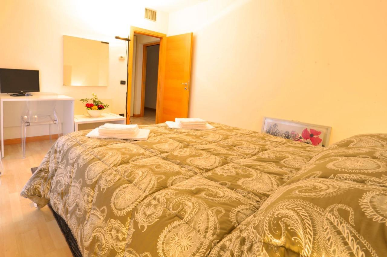 Bed And Breakfast La Sosta Ponte San Nicolo Ruang foto