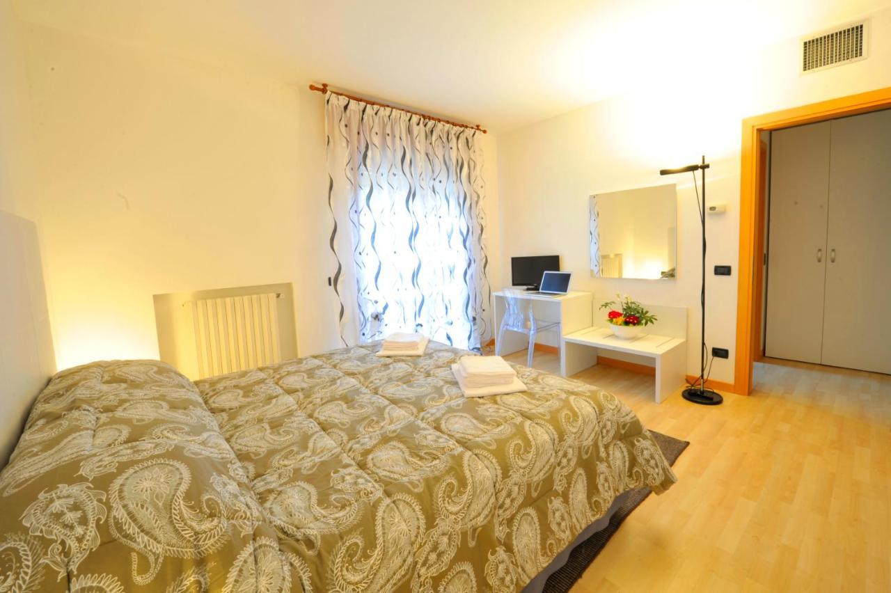 Bed And Breakfast La Sosta Ponte San Nicolo Ruang foto