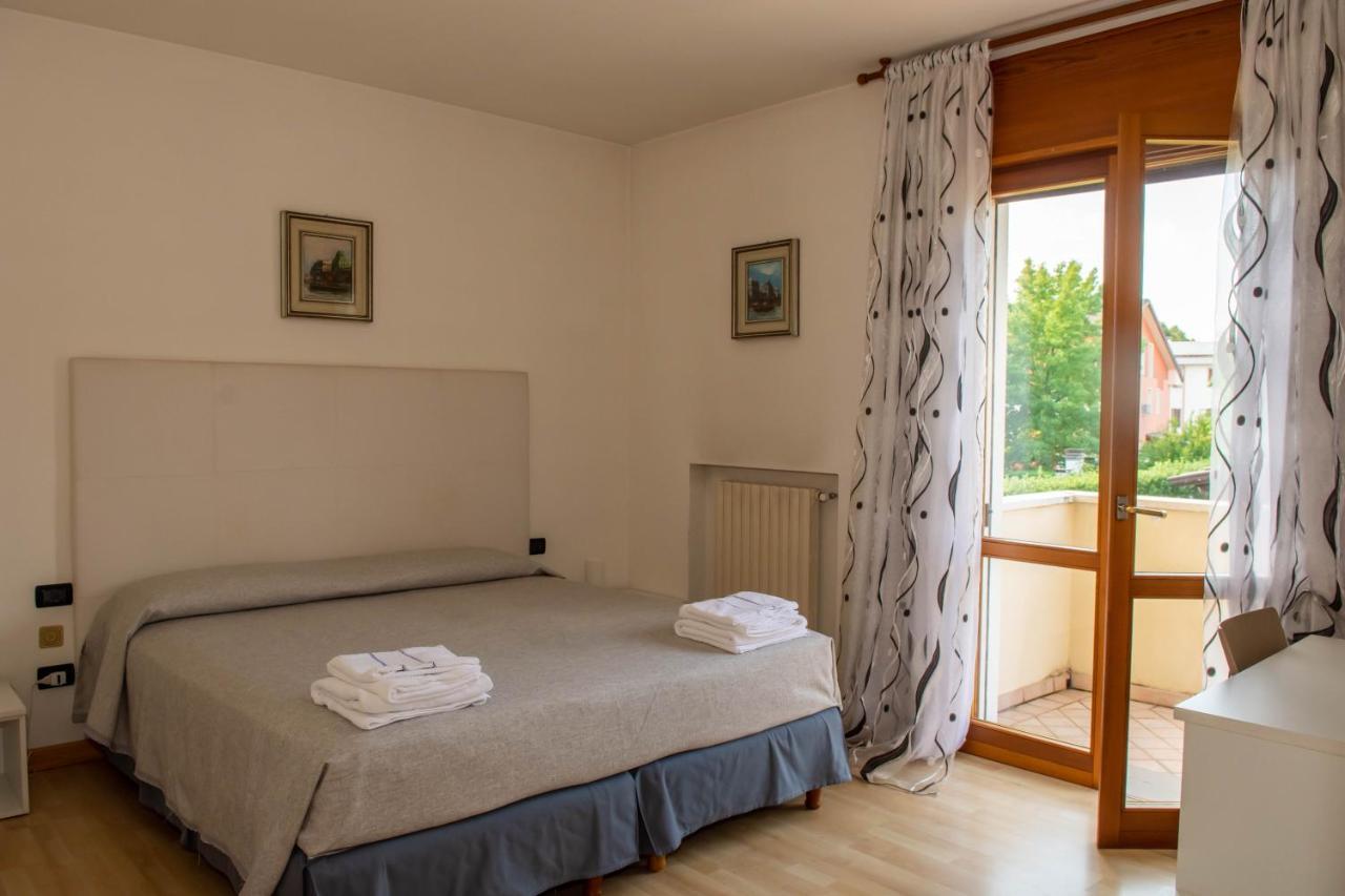 Bed And Breakfast La Sosta Ponte San Nicolo Bagian luar foto